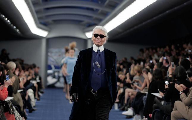 Karl Lagerfeld ridicat la rang de Papă al modei