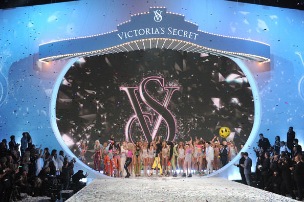 Victoria’s Secret Fashion Show 2013 – poze de la prezentare pe BlogModele