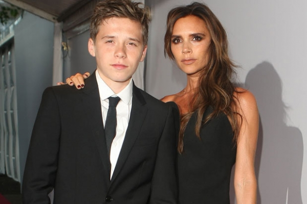 Fiul cel mare al cuplului Beckham s-a apucat de modelling la 15 ani!