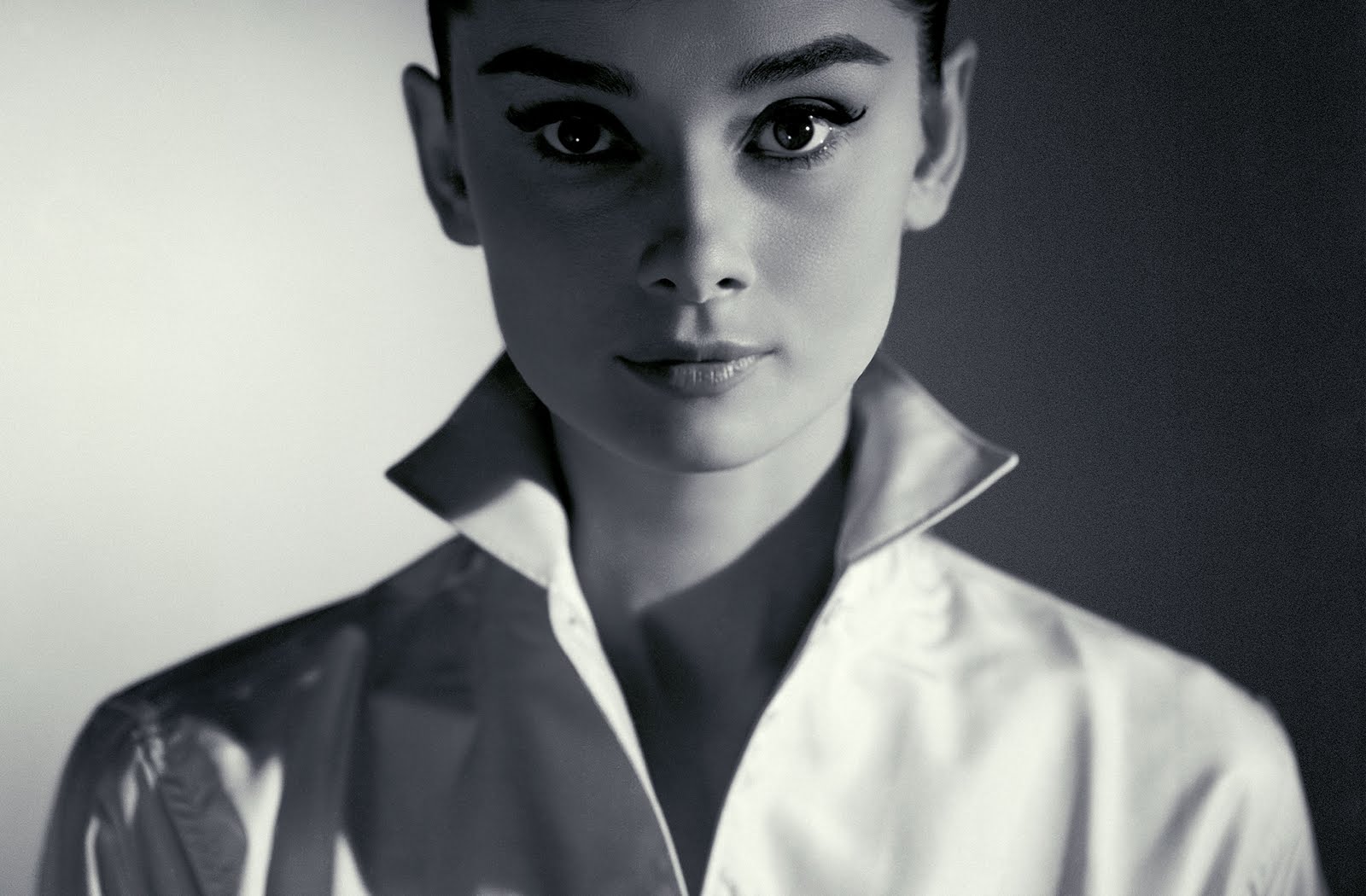 Audrey Hepburn – cea mai frumoasă femeie din ultimii 50 de ani