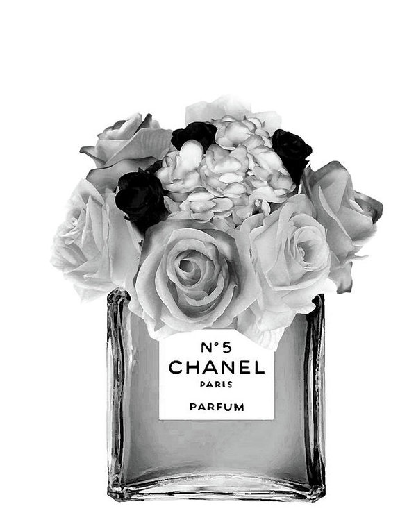 Cate flori se culeg pentru doar o sticla de parfum Chanel No5